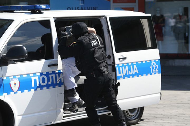 policija-hapsenje.jpg (50 KB)