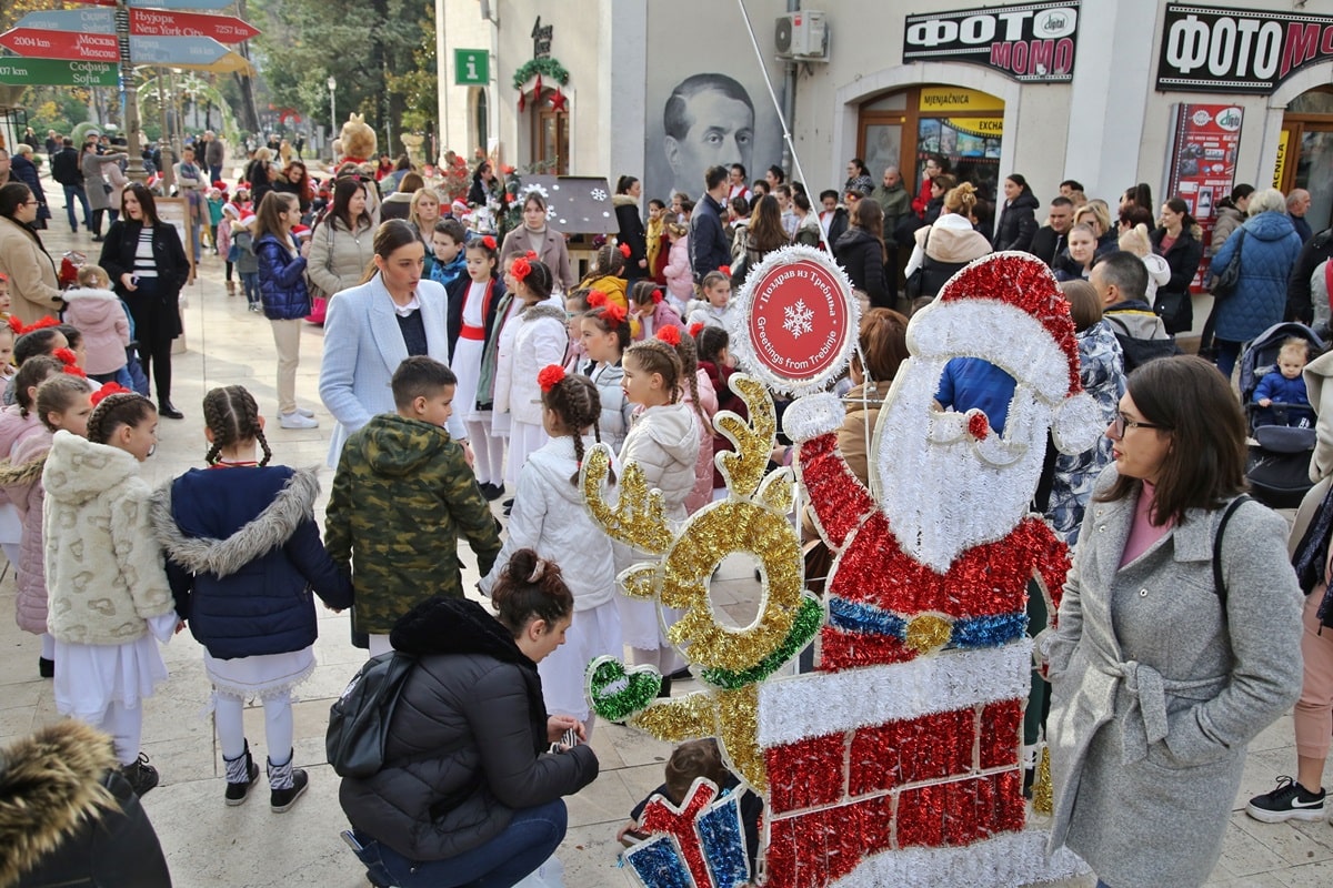 Djecja nova godina trebinje 20222.jpeg (277 KB)