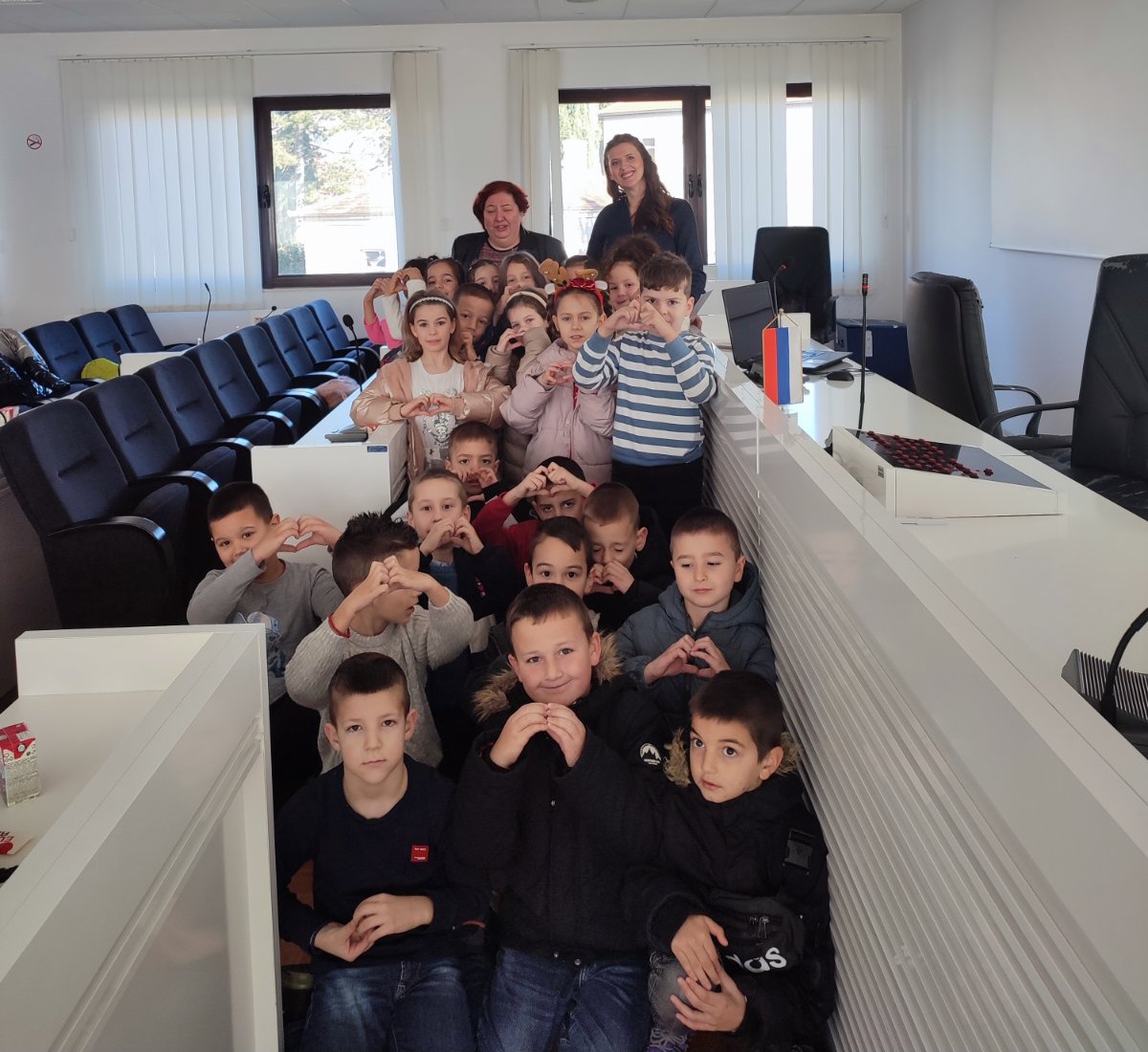 IMG-95fd5fd39eccbeecab3da392cb0cc6ea-V.jpg (313 KB)