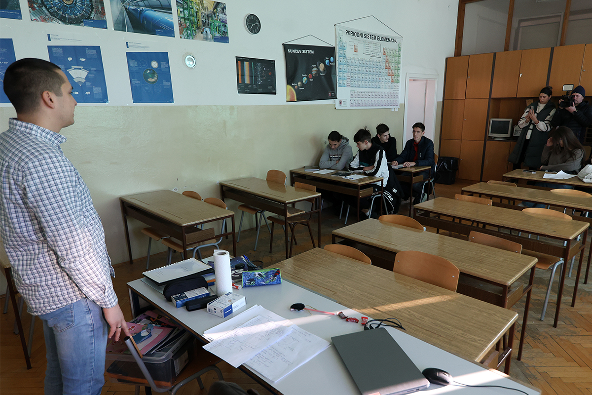 Skola fizike 2.jpg (857 KB)