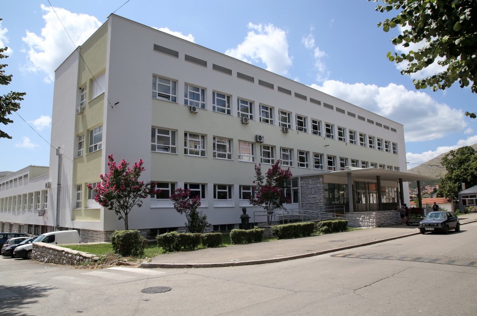 Srednjoskolski centar trebinje.jpg (145 KB)