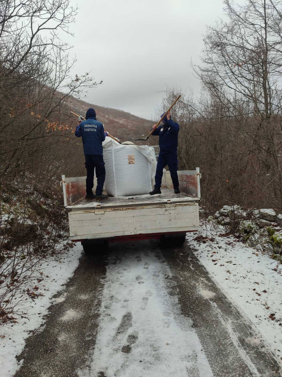posipanje-puta1.jpg (332 KB)