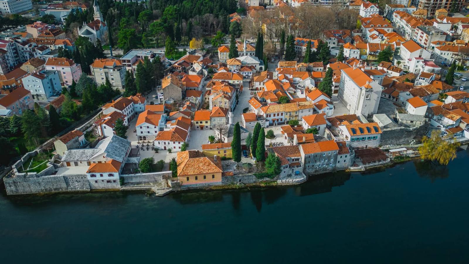 trebinje-iz-vazduha1.jpg (239 KB)
