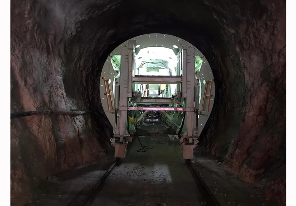 tunel-dabarr.jpg (572 KB)