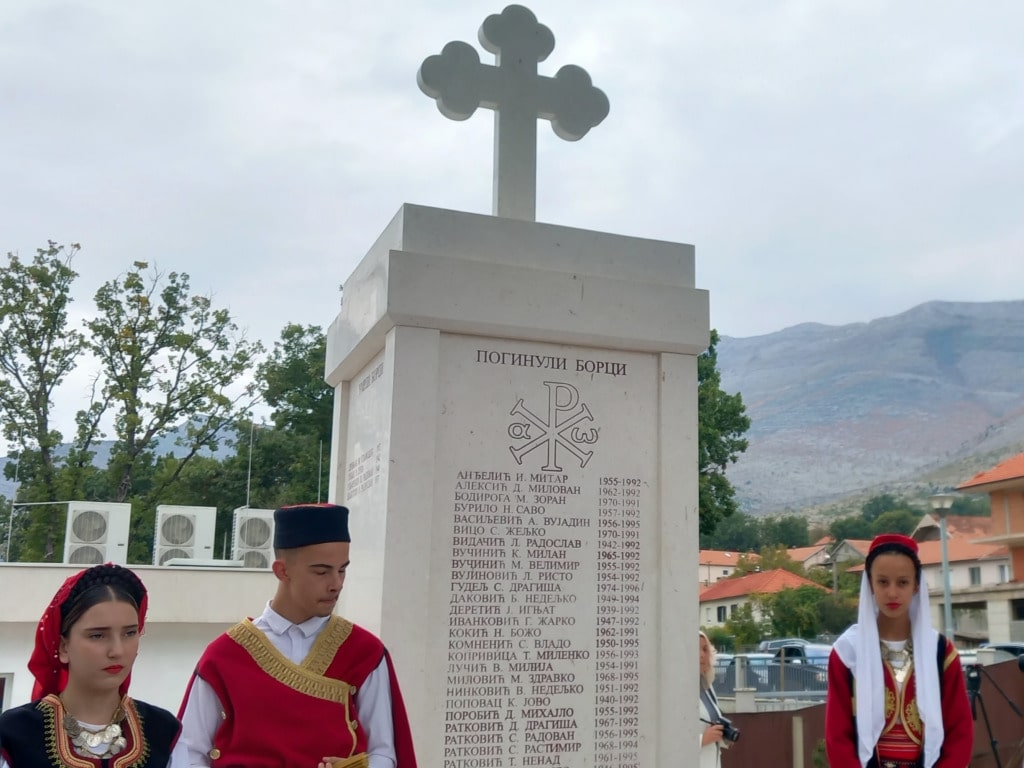 Osvetanje spomenik gorica1.jpg (116 KB)