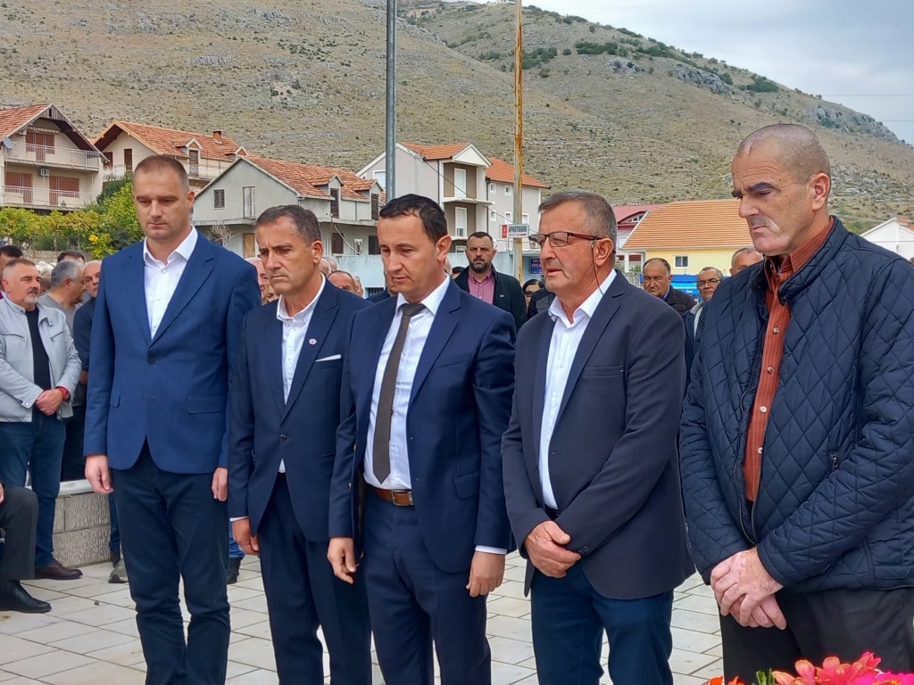 Osvetanje spomenik gorica4.jpg (176 KB)