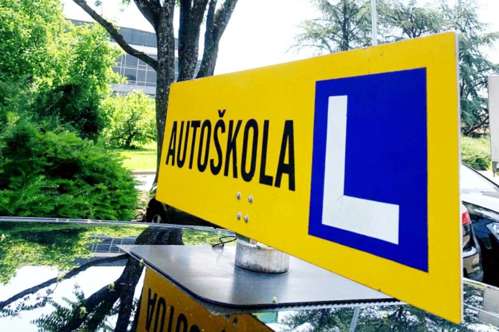 Autoskola.jpg (131 KB)