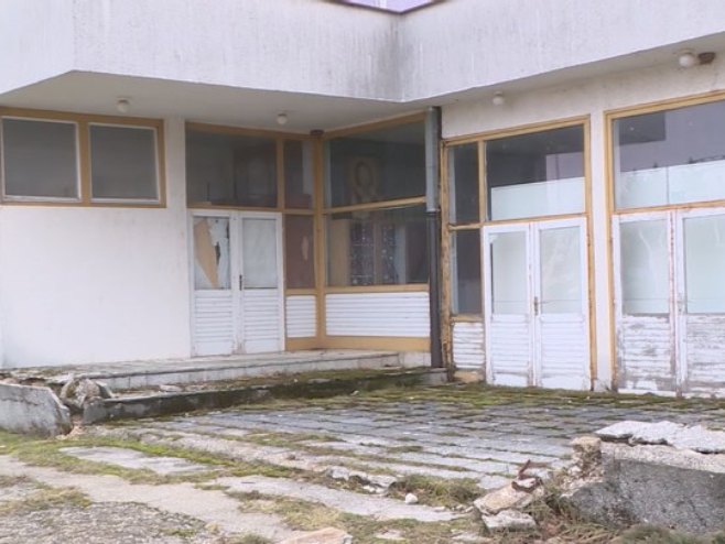 Srednjoskolski centar nevesinje.jpg (62 KB)