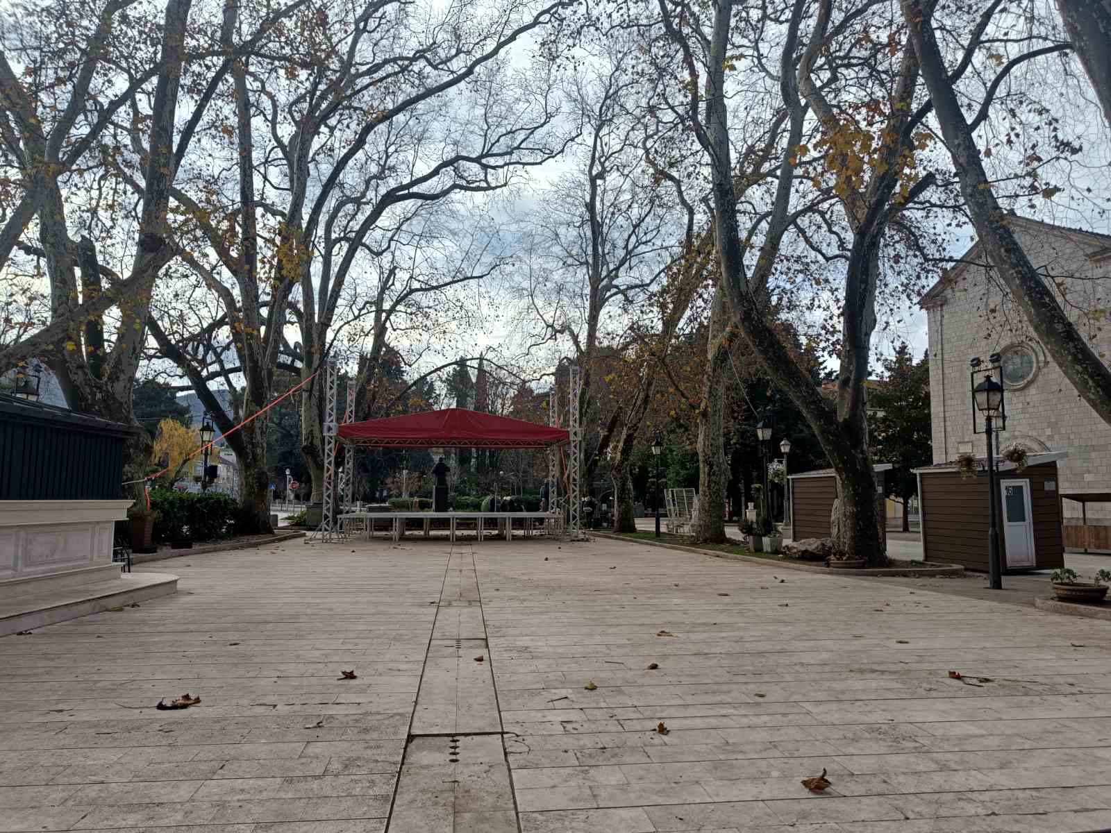 trebinje-bazar-bina.jpg (220 KB)
